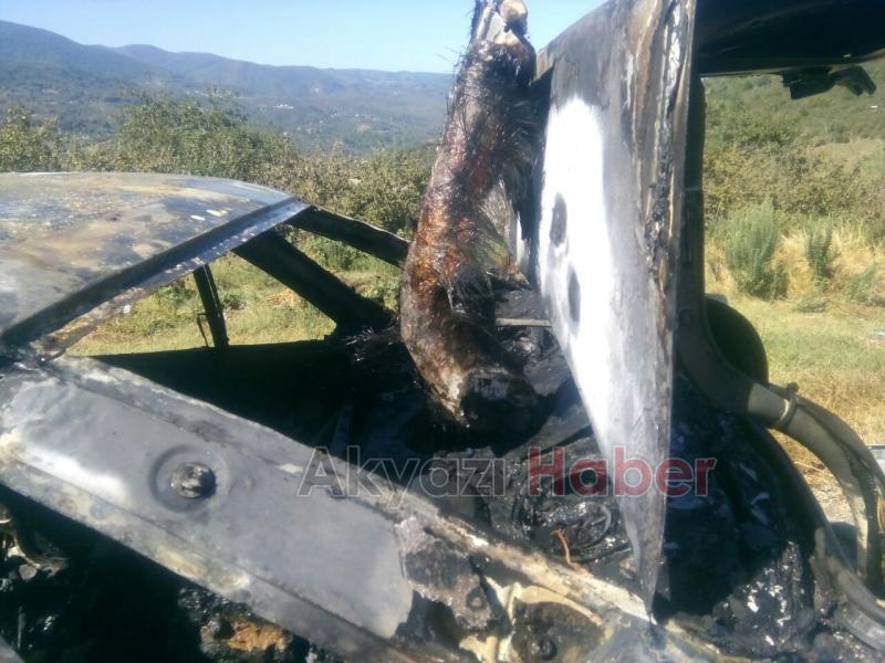 Otomobil Alev Alev Yanarak Kullanılamaz Hale Geldi