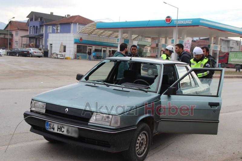 OTOMOBİL BİSİKLETE ÇARPTI 2 YARALI