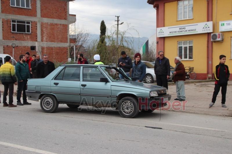 OTOMOBİL BİSİKLETE ÇARPTI 2 YARALI