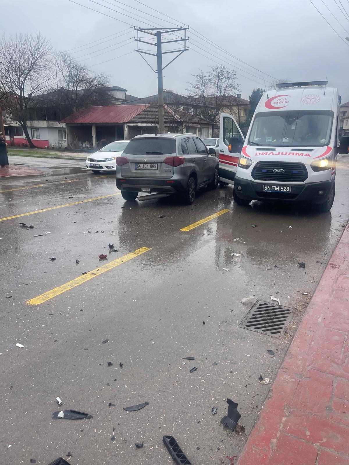 Otomobil ile cip çarpıştı