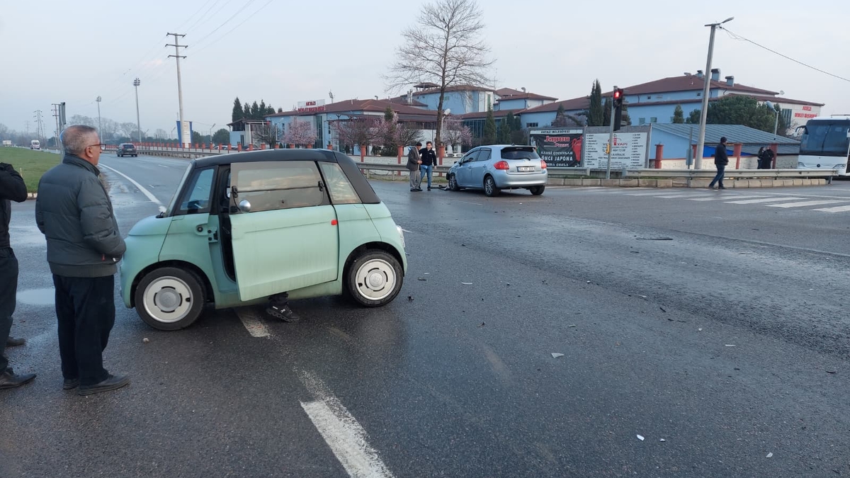 otomobil ile elektrikli aracın çarpıştığı kazada bir kişi yaralandı