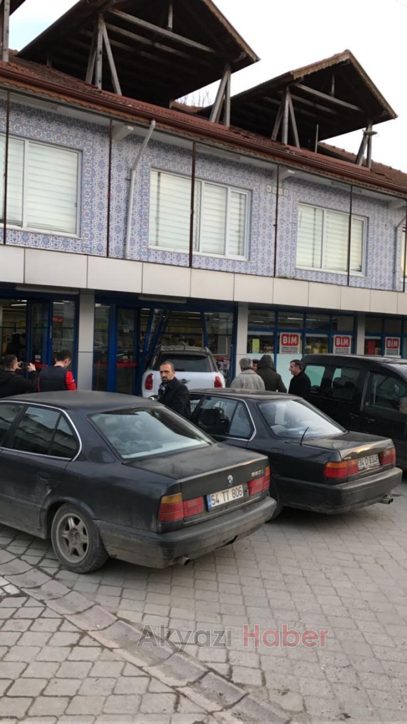 Otomobil İle Markete Girdi