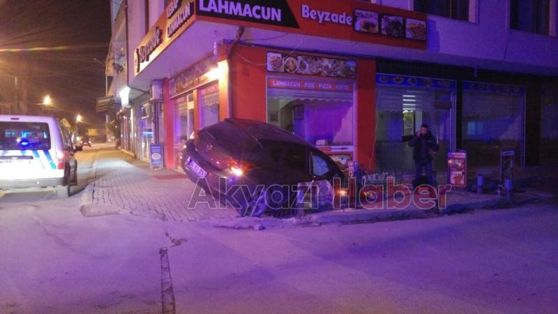 Otomobil Kayınca Tarihi Çeşmeye Girdi