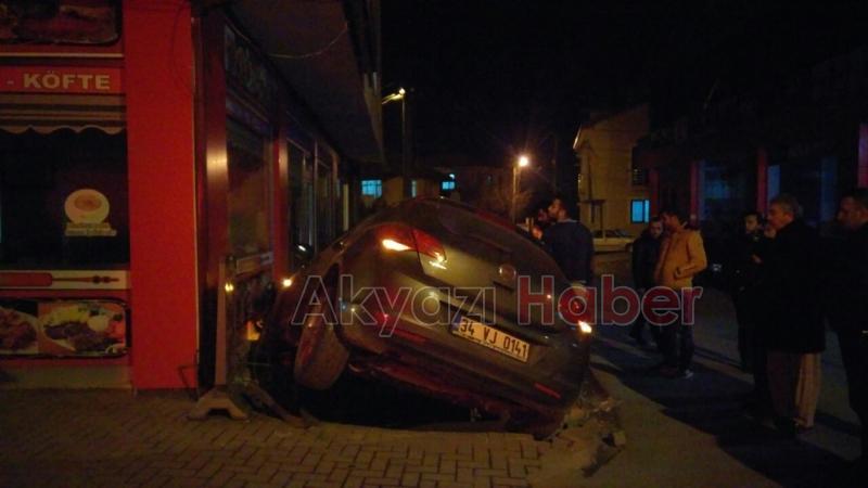 Otomobil Kayınca Tarihi Çeşmeye Girdi