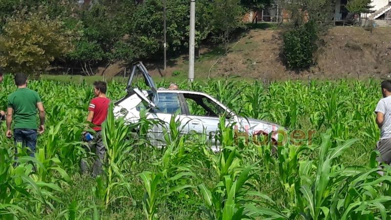 Otomobil Mısır Tarlasına Uçtu