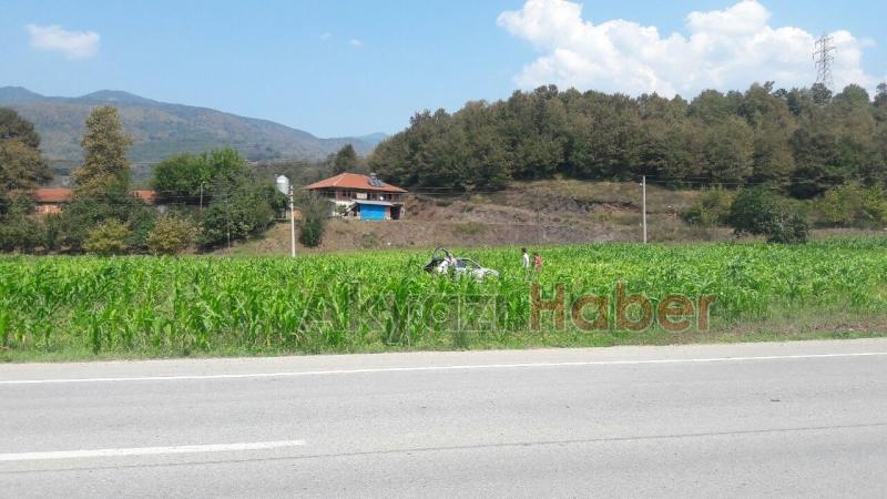 Otomobil Mısır Tarlasına Uçtu