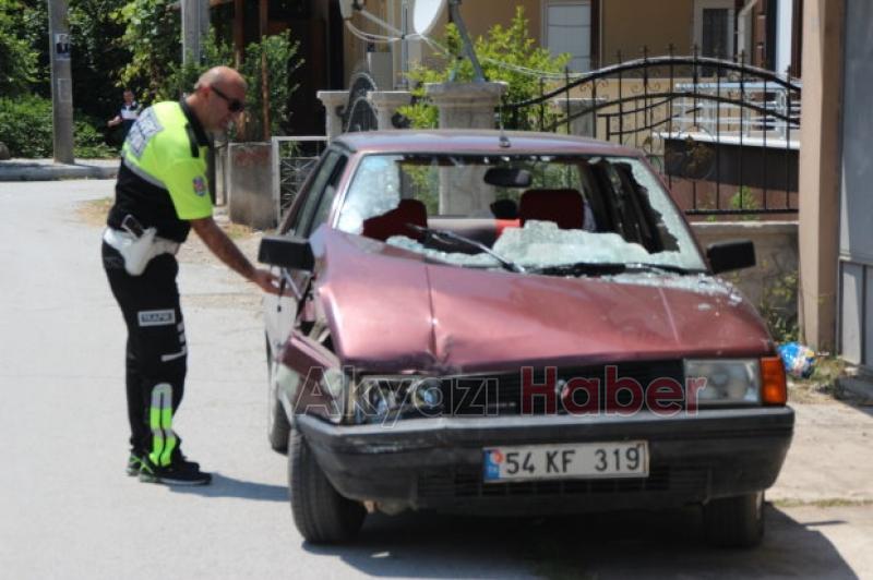 Otomobil Park Halindeki Minibüse Çarptı