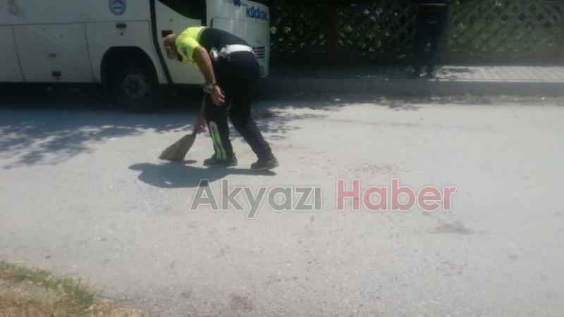 Otomobil Park Halindeki Minibüse Çarptı