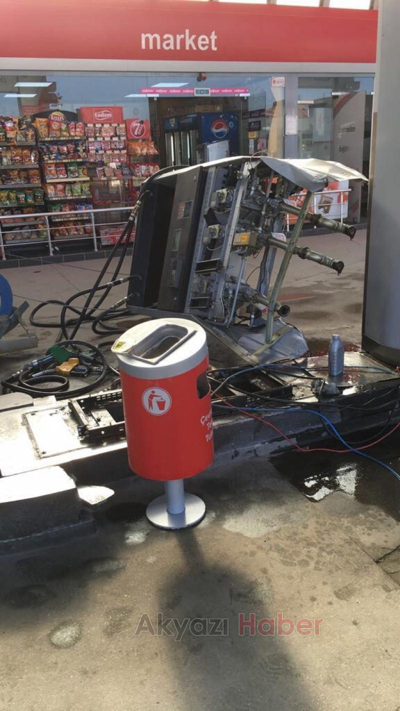 OTOMOBİL PETROLE DALDI