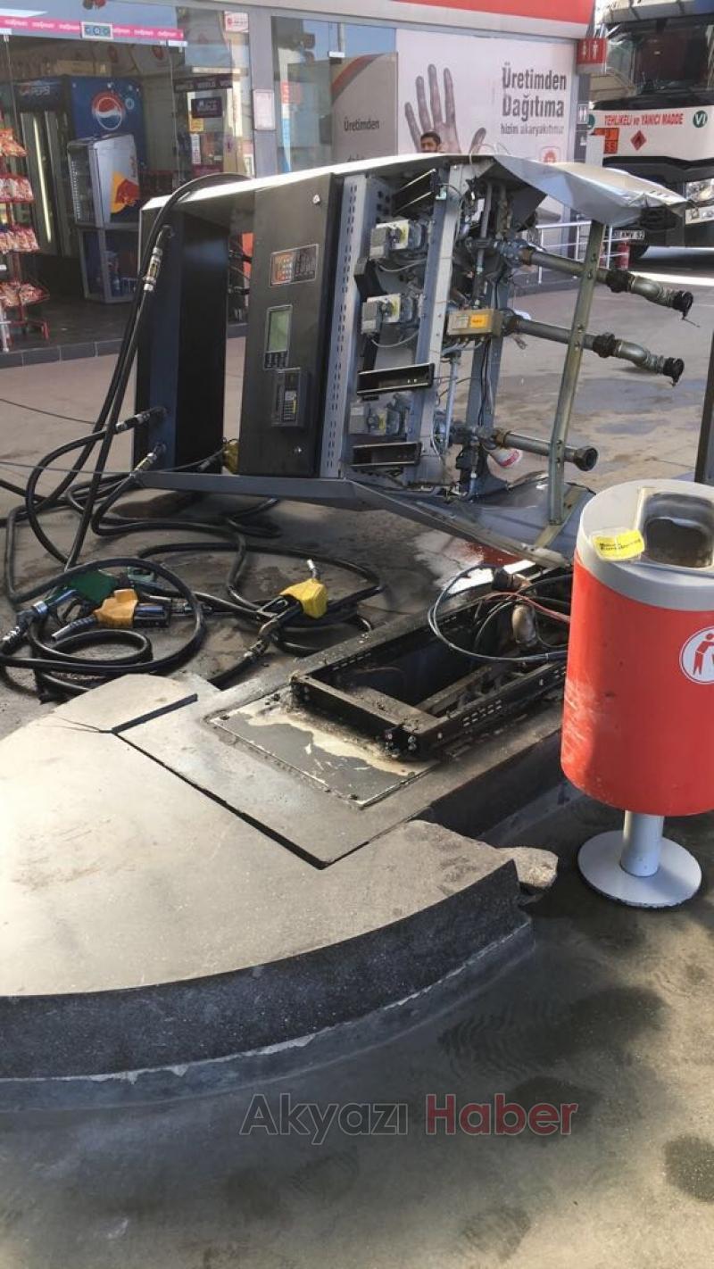 OTOMOBİL PETROLE DALDI