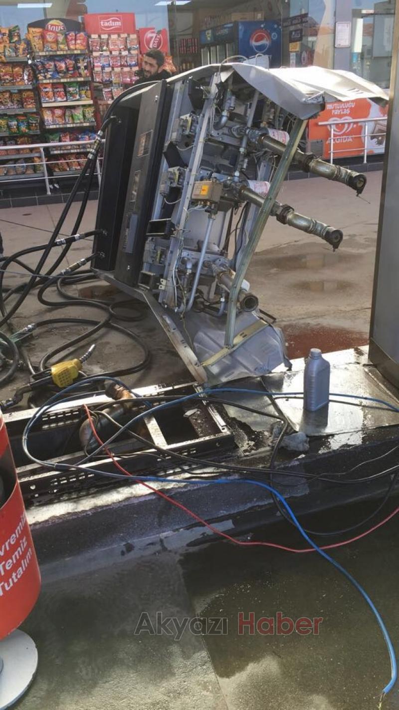 OTOMOBİL PETROLE DALDI