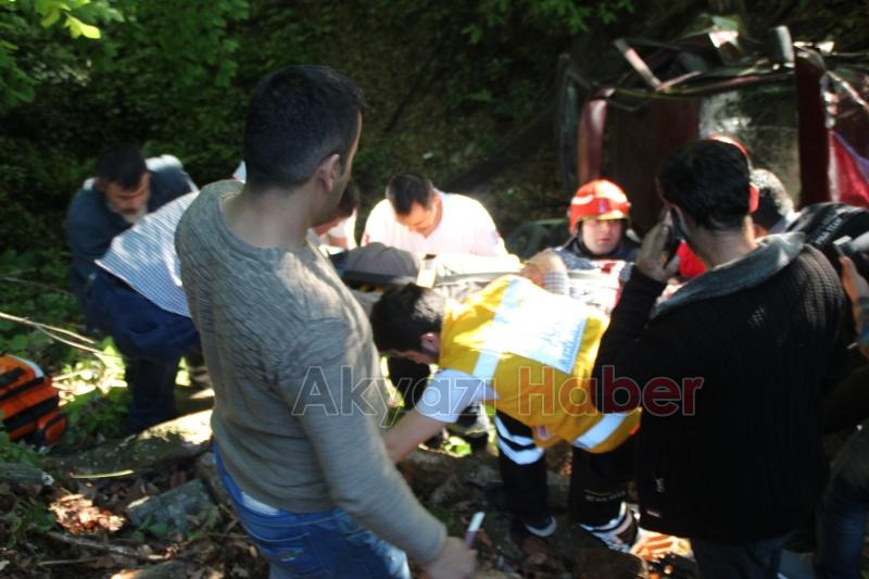 Kontrolden Çıkan Araç 25 Metrelik Dereye Uçtu