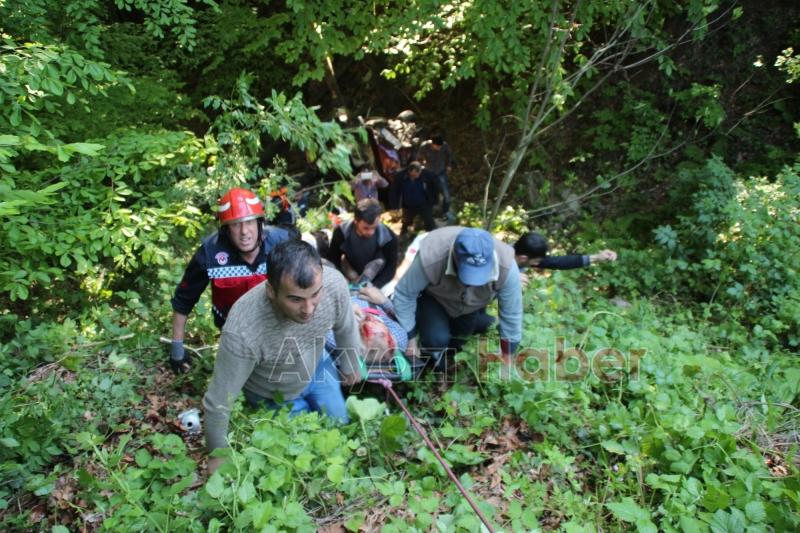 Kontrolden Çıkan Araç 25 Metrelik Dereye Uçtu