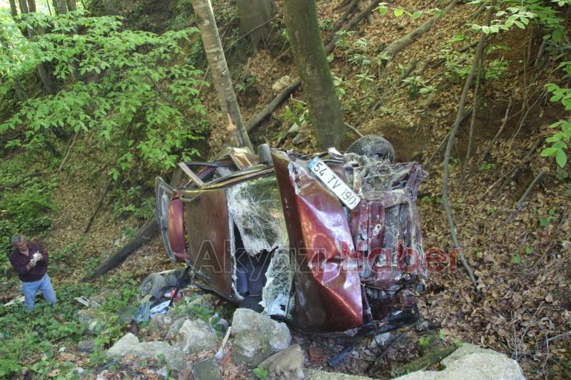 Kontrolden Çıkan Araç 25 Metrelik Dereye Uçtu