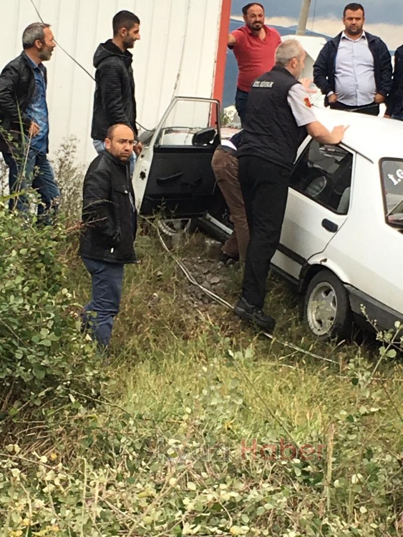 Otomobil Sürücüsü Konteynıra Çarptı 