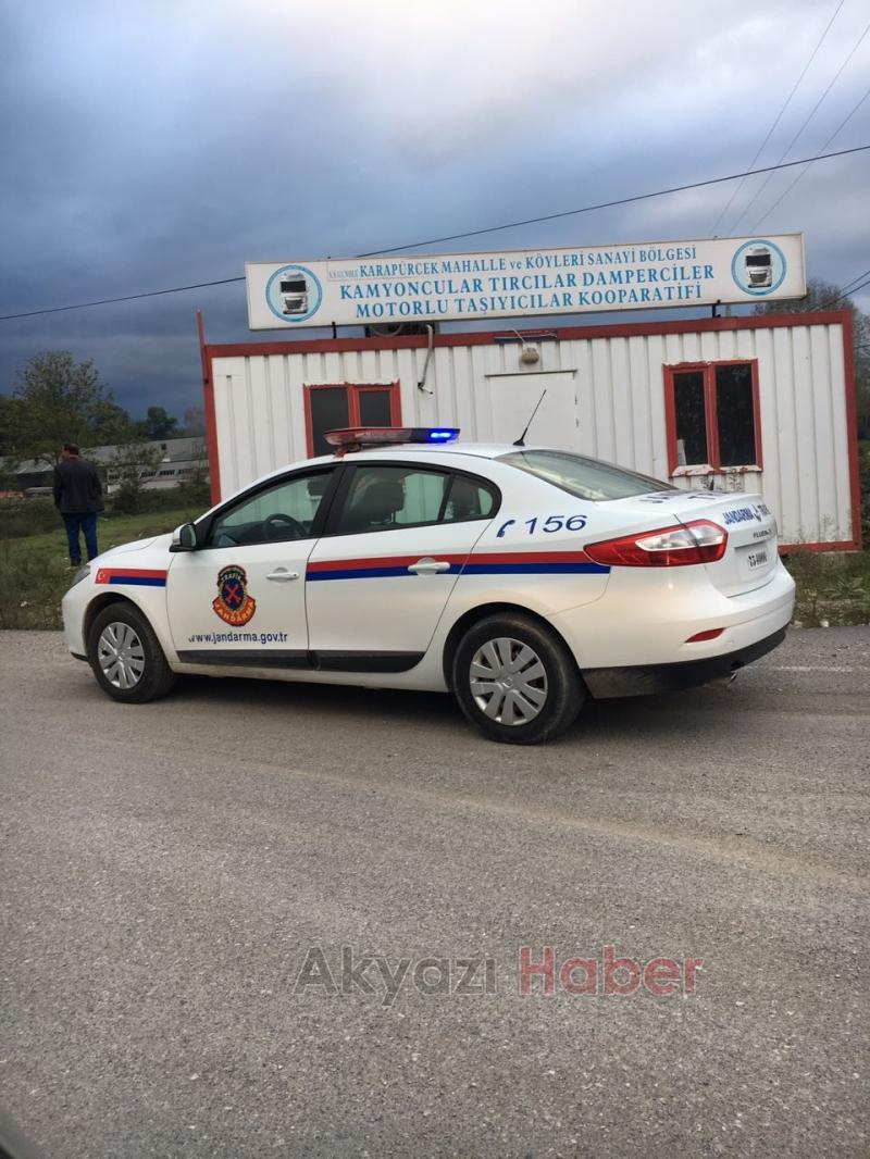 Otomobil Sürücüsü Konteynıra Çarptı 