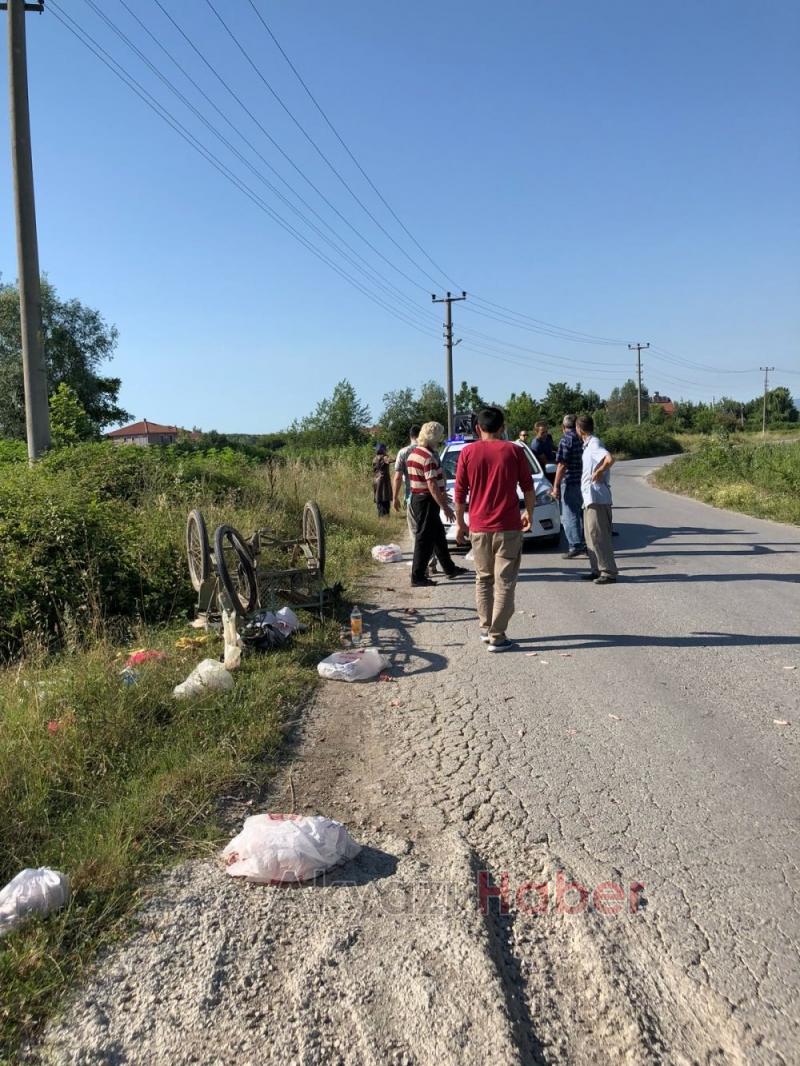 Otomobil Üç Tekerlekli Bisiklete Çarptı