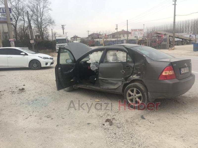 Otomobil Yakıt Tankerine Çarptı