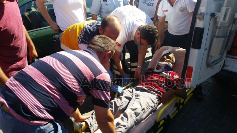 Otomobil Yayaya Çarptı