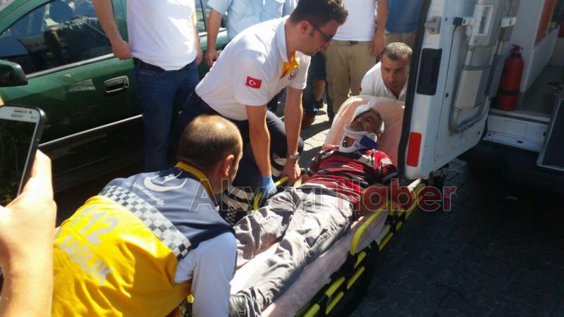 Otomobil Yayaya Çarptı