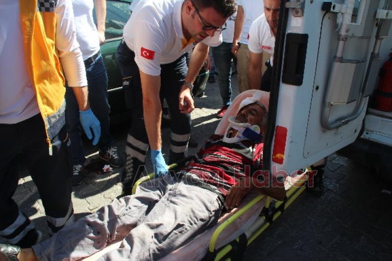 Otomobil Yayaya Çarptı