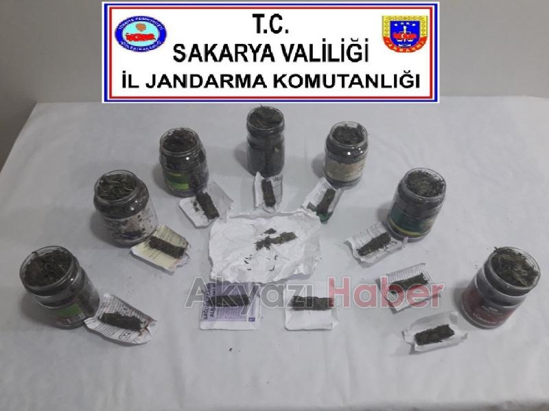 Jandarma 1 Kilo Esrar Yakaladı
