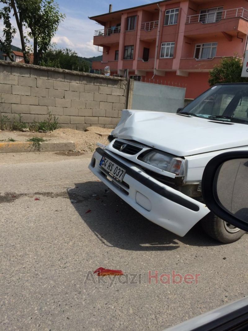 Otomobilin Durduğunu Fark Etmedi Arkadan Çarptı