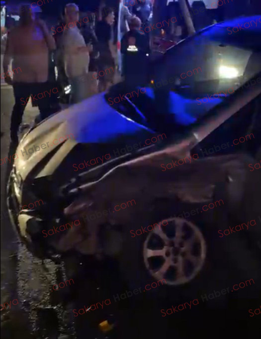 Otomobiller çarpıştı: 1'i ağır 9 yaralı