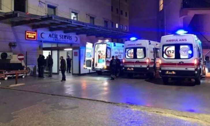 Otomobiller çarpıştı: 5 yaralı