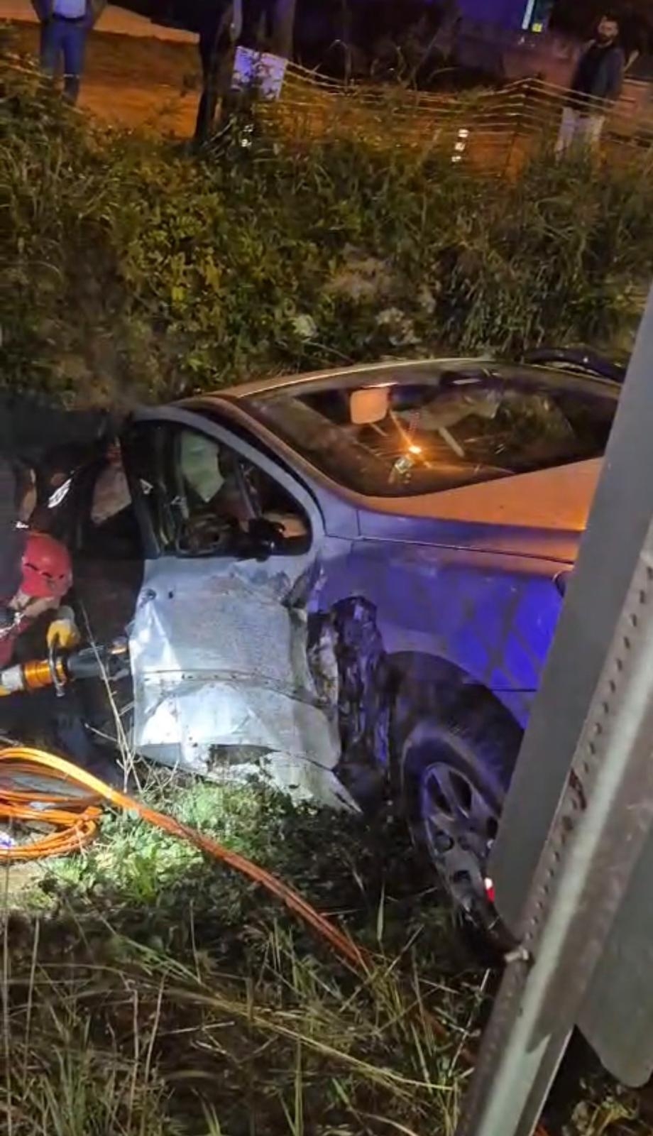 Otomobiller çarpıştı; Yaralılar var