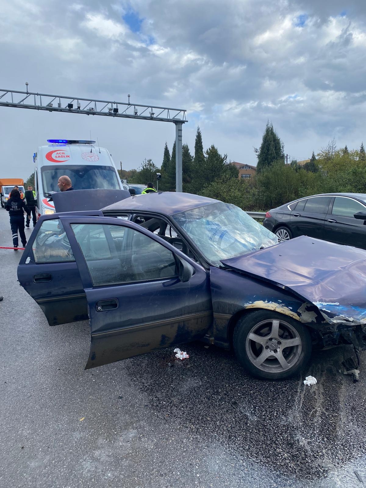 Otoyol bağlantı yolunda korkunç kaza; Ölü ve yaralılar var