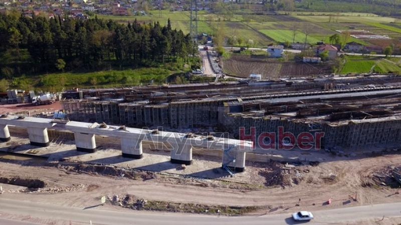 Otoyol inşaatındaki çalışmalar havadan görüntülendi