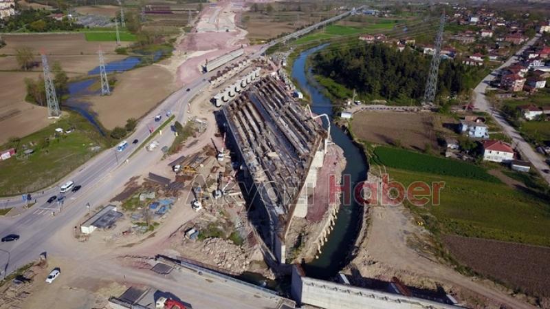 Otoyol inşaatındaki çalışmalar havadan görüntülendi