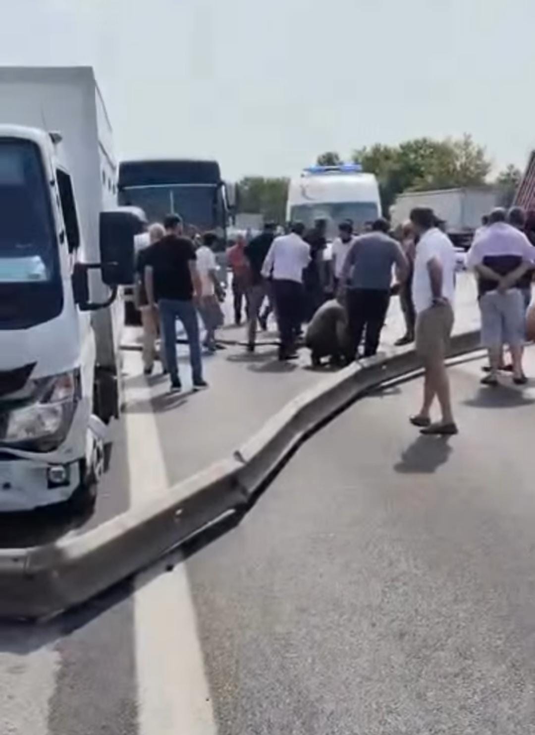 Otoyolda faciayı bariyerler önledi
