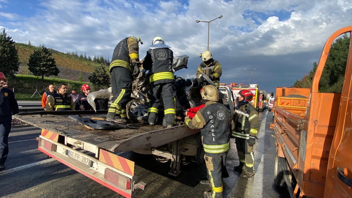 Otoyolda feci kaza: Karı-koca öldü