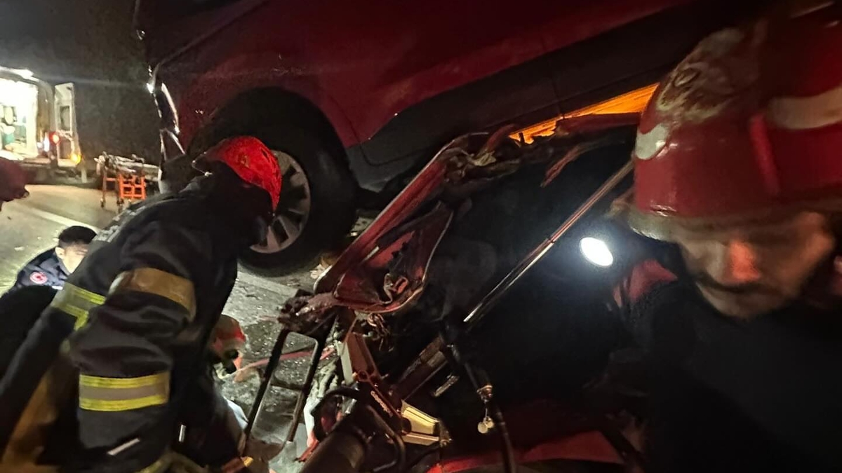 Otoyolda kaza; Sürücü için seferber oldular