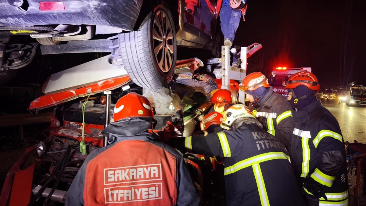 Otoyolda kaza; Sürücü için seferber oldular