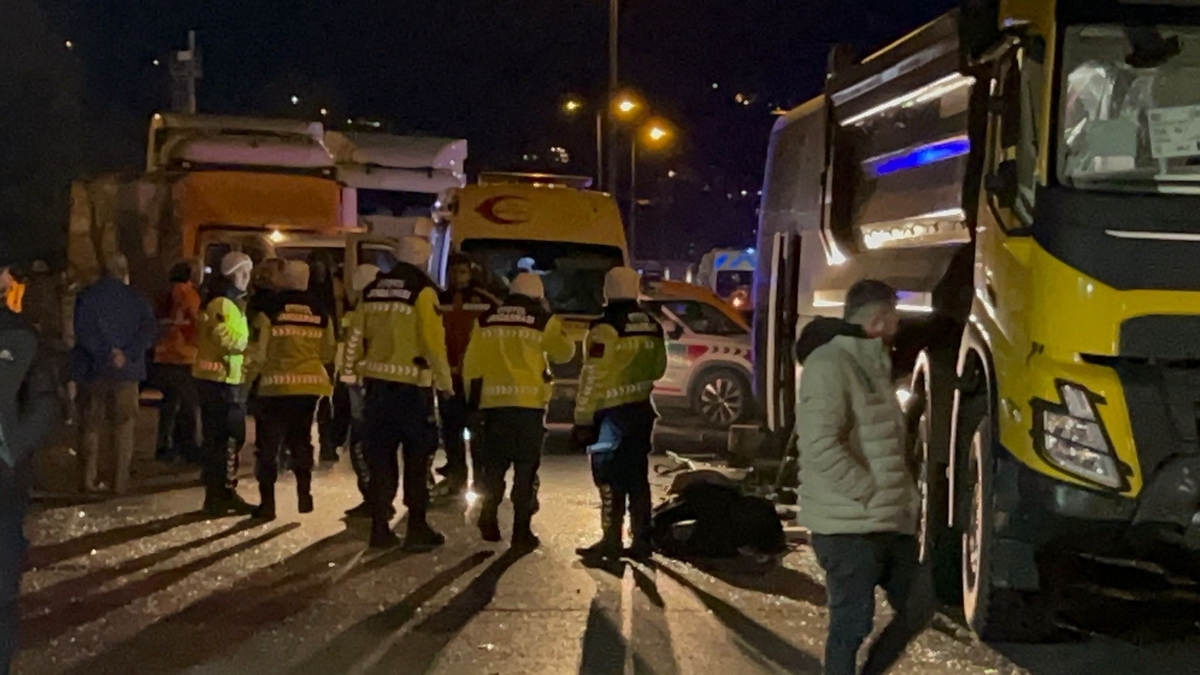 Otoyoldaki kazad a28 yaşındaki genç öldü