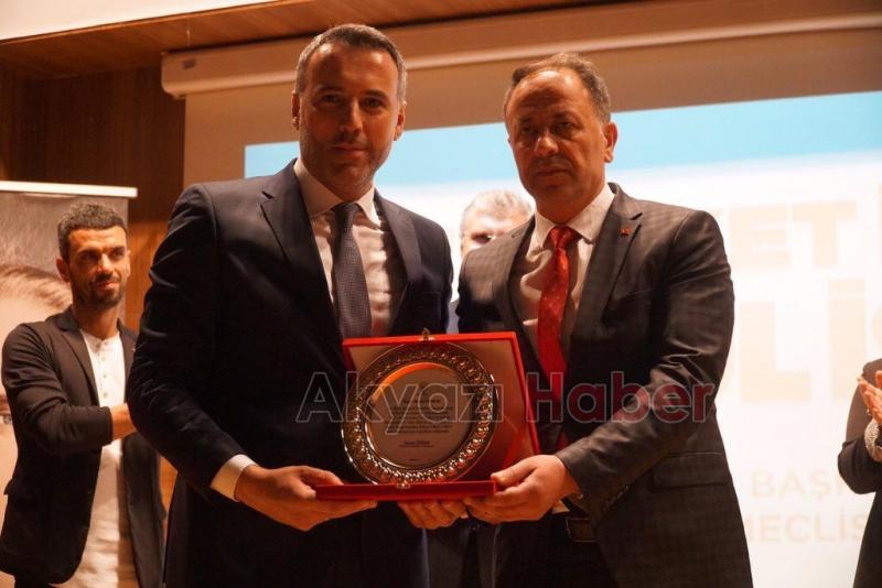 Oy oranıyla Marmara birincisi olan Soykan ve Ekrem Plaketle ödüllendirildi
