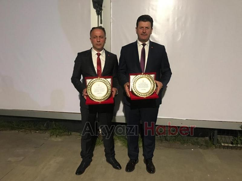 Oy oranıyla Marmara birincisi olan Soykan ve Ekrem Plaketle ödüllendirildi