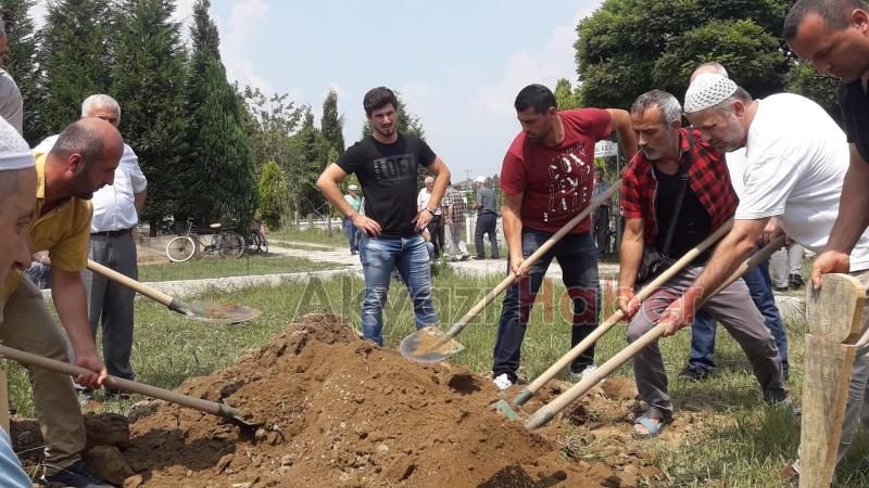 Özdemir Ailesi Büyügünü Kaybetti