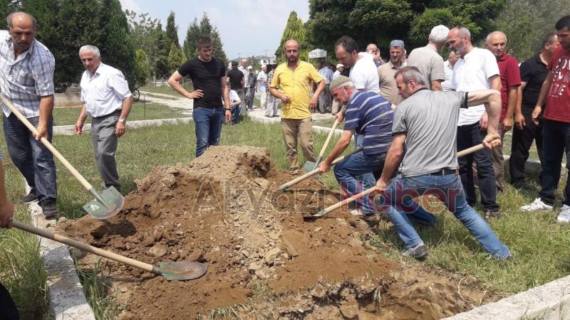 Özdemir Ailesi Büyügünü Kaybetti