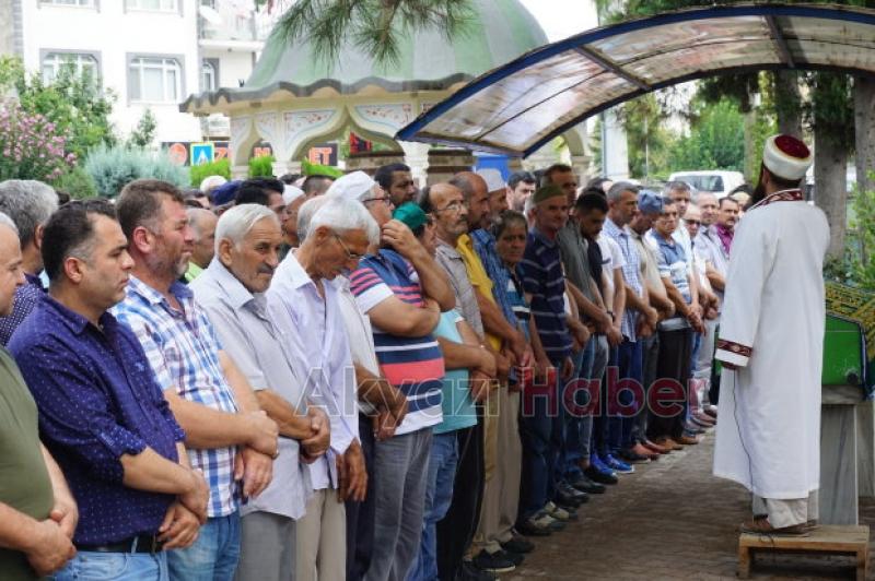 Özdemir Ailesi Büyügünü Kaybetti