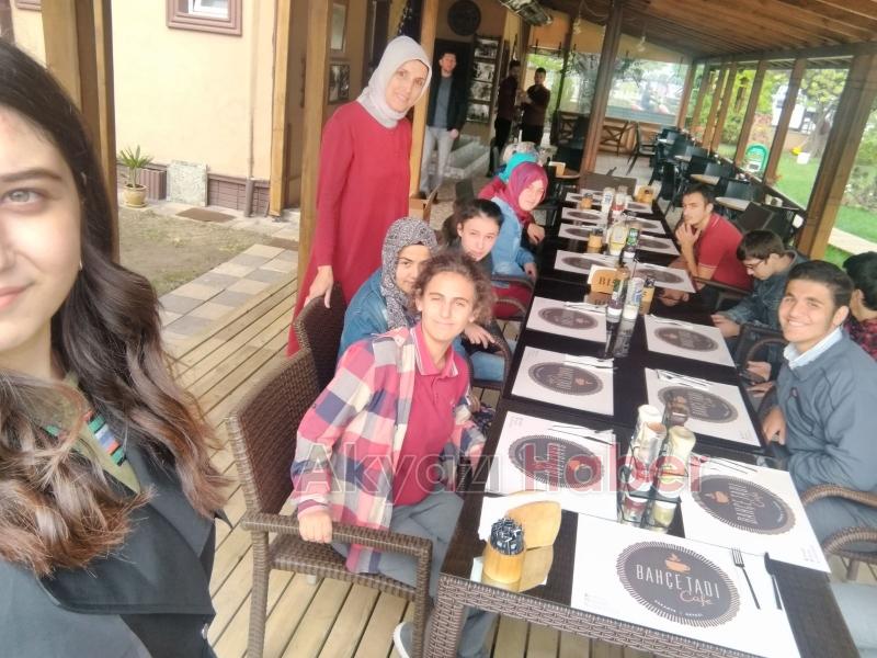  Özel Eğitim Sınıfı Öğrencileri Moral Depoladı