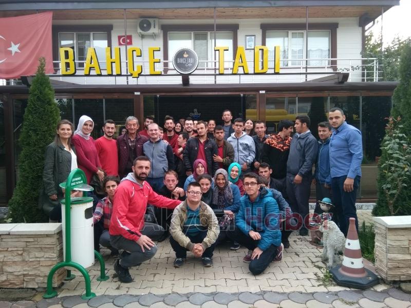  Özel Eğitim Sınıfı Öğrencileri Moral Depoladı