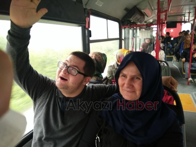 Özel Eğitim Sınıfı Öğrencilerinden Huzurevine Ziyaret