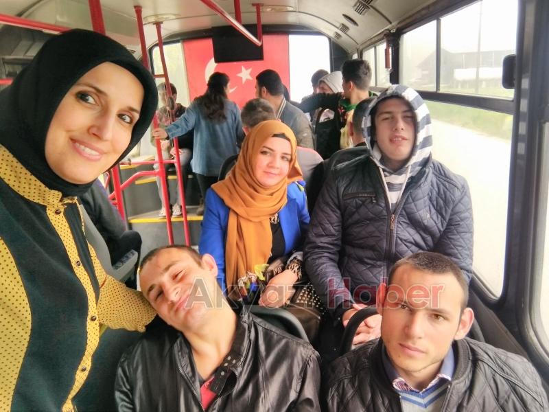 Özel Eğitim Sınıfı Öğrencilerinden Huzurevine Ziyaret