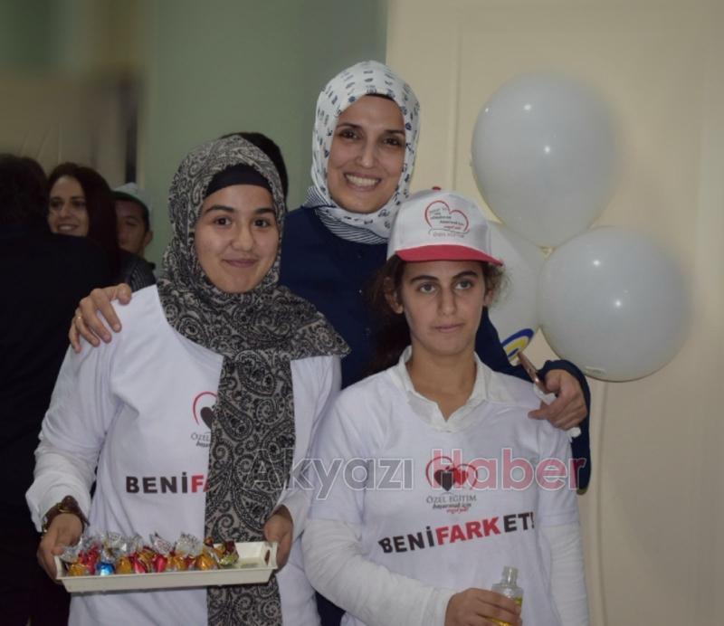 Özel Eğitim sınıfları Öğrencilerinden Engelliler Günü Programı