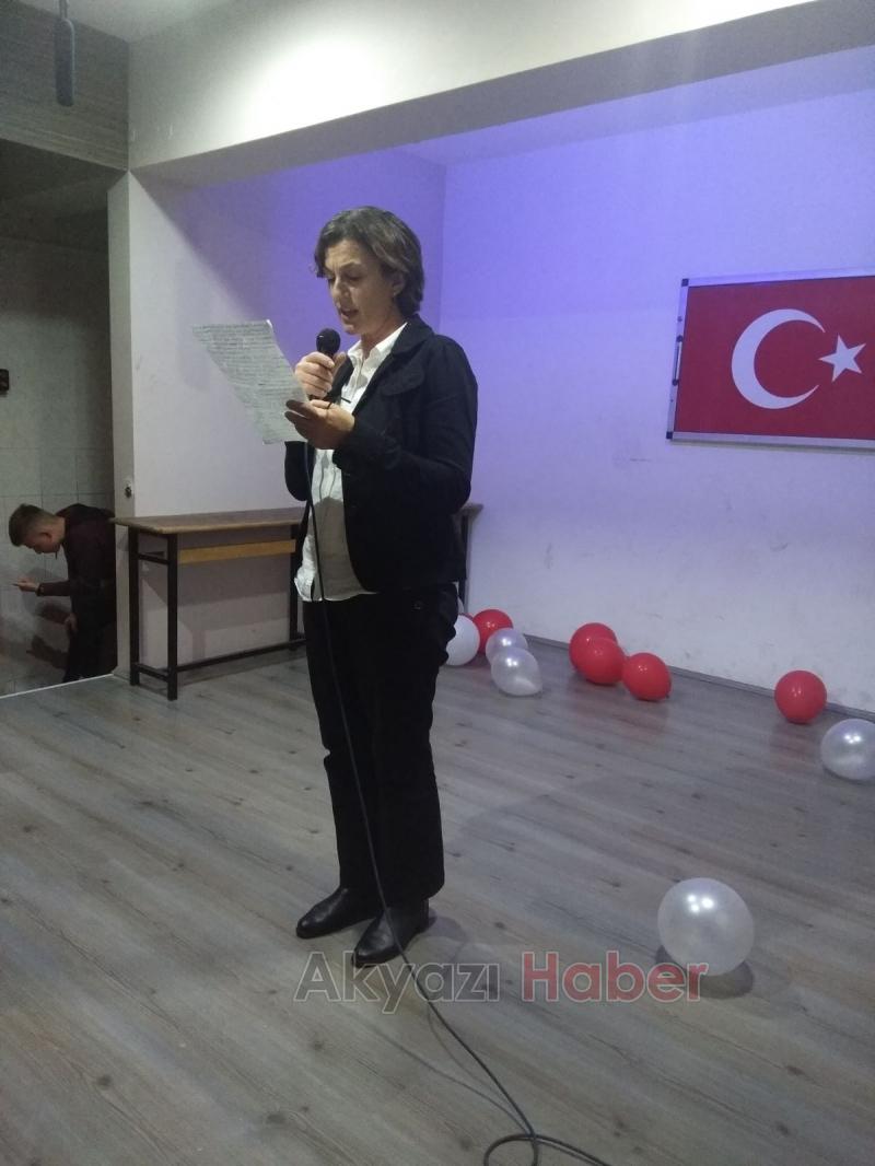 Özel Eğitim Sınıfı Öğrencilerinden Engelliler Haftası Programı