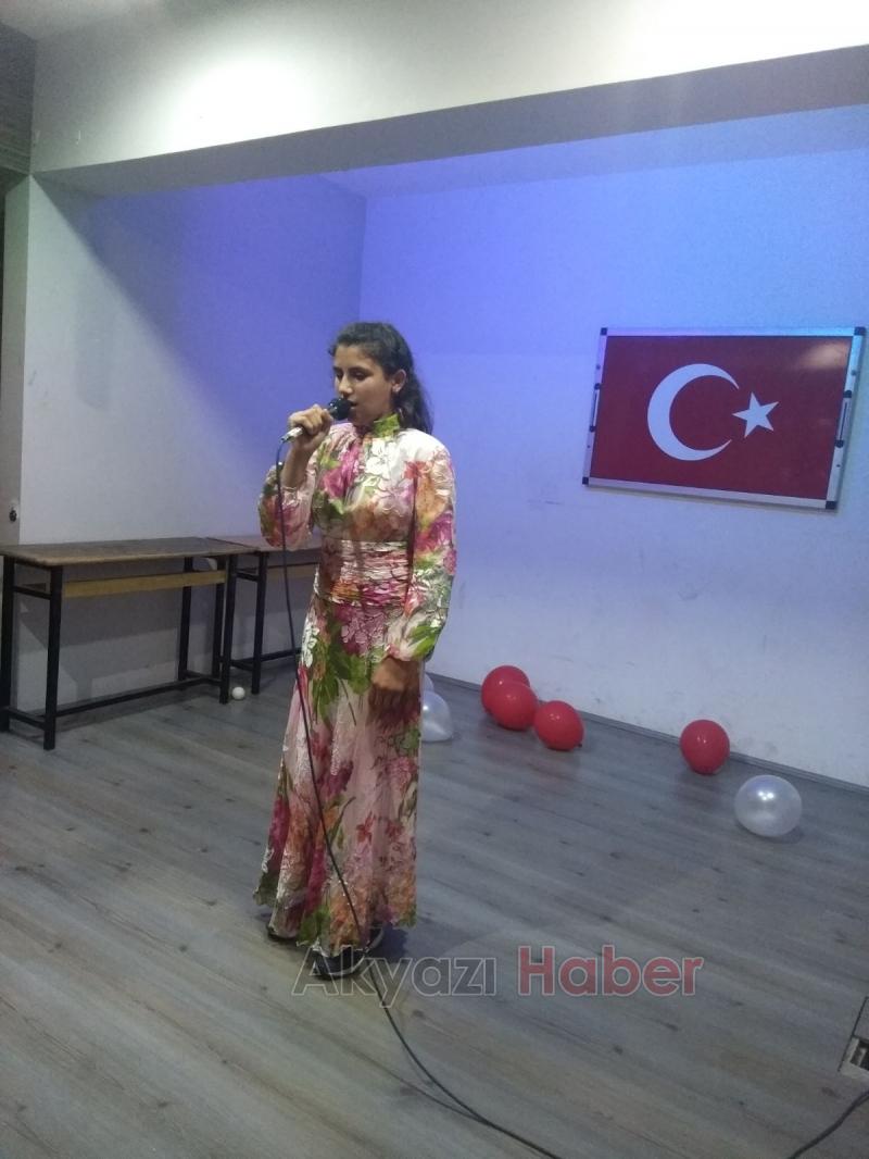 Özel Eğitim Sınıfı Öğrencilerinden Engelliler Haftası Programı